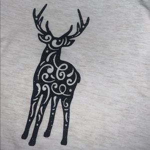 Small tank top deer design